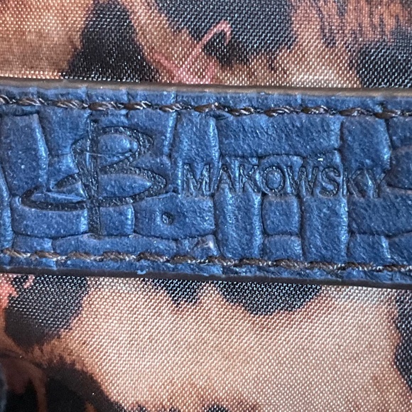 B. Makowsky double handle black large pebble leather texture bag.  10-B1Cb - Picture 3 of 10